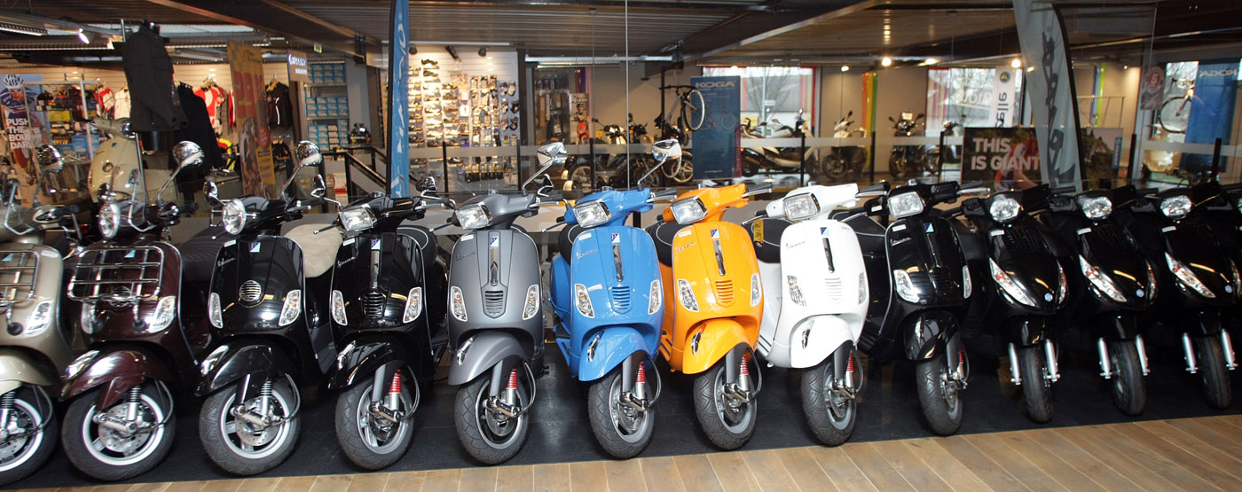 Scooters in heel veel kleuren ook voor U !